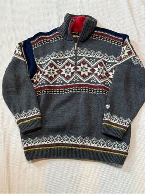 Disegna made in Italy Men's Gray Nordic Quarter-Zip Sweater with Red Accents